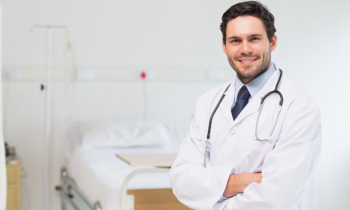 The doctor prescribes medicines for the treatment of prostatitis based on the result of analysis